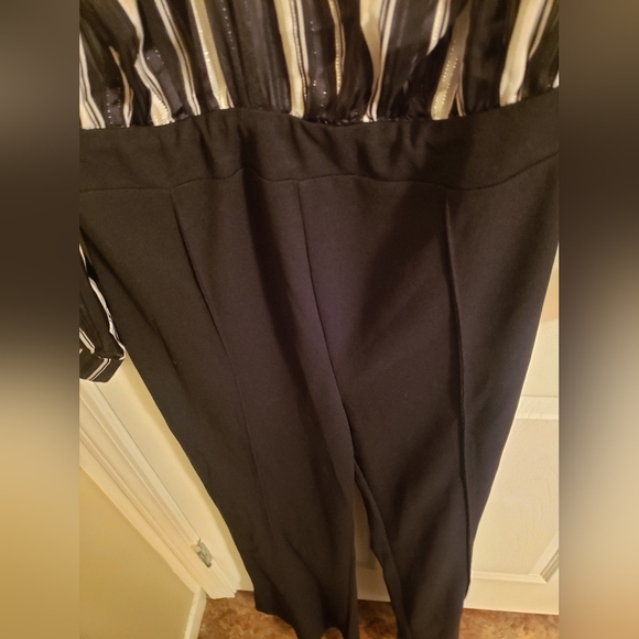 Stripped Fashion nova jumpsuit - Picture 3 of 6